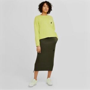 BNWT Nike limited addition midi skirt with side slit zipper